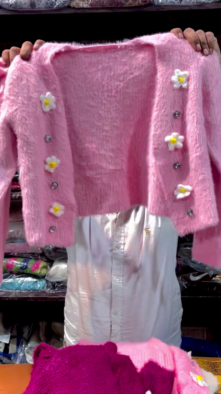 Fluffy Pink Daisy Button Cropped Winter Cardigan 🌸🩷