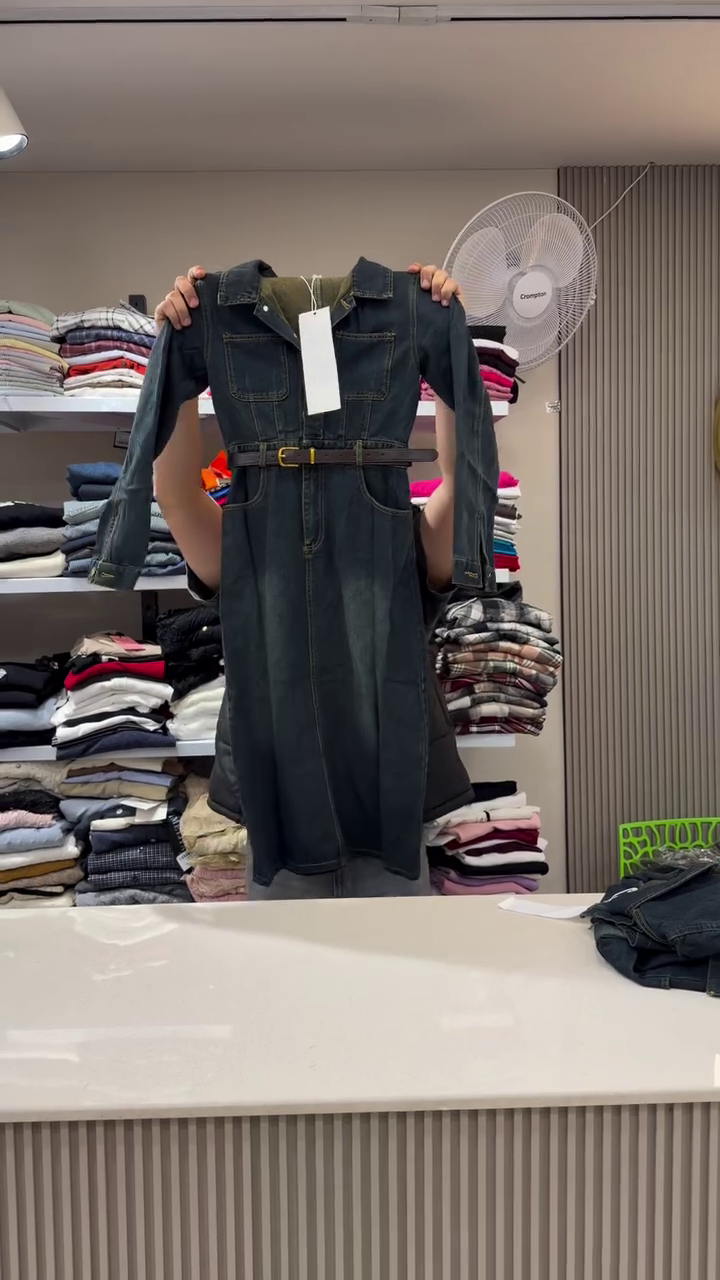 Dark Wash Belted Denim Shirt Dress with Long Sleeves and Front Pockets 🔵👗