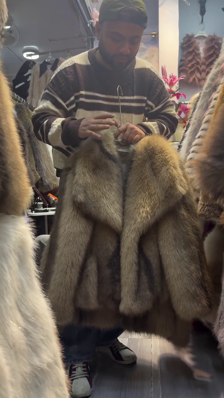 Luxury Faux Fur Oversized Winter Glam Coat with Plush Collar 🤎❄️