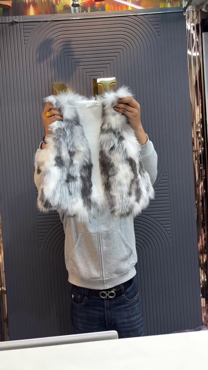 Grey & Black Faux Fur Cropped Sleeveless Winter Gilet Vest 💿❄️