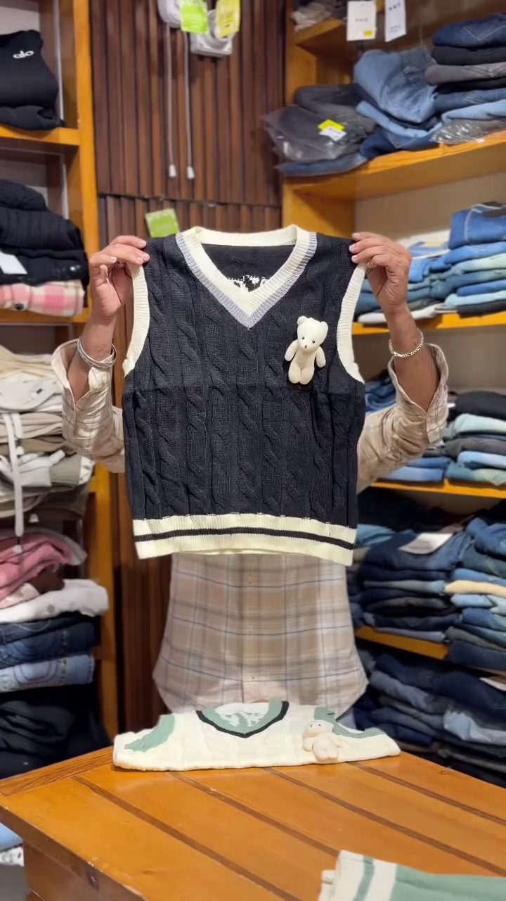 Mint Cable Knit Sleeveless V‑Neck Sweater Vest with Plush Teddy Charm 💚🧸