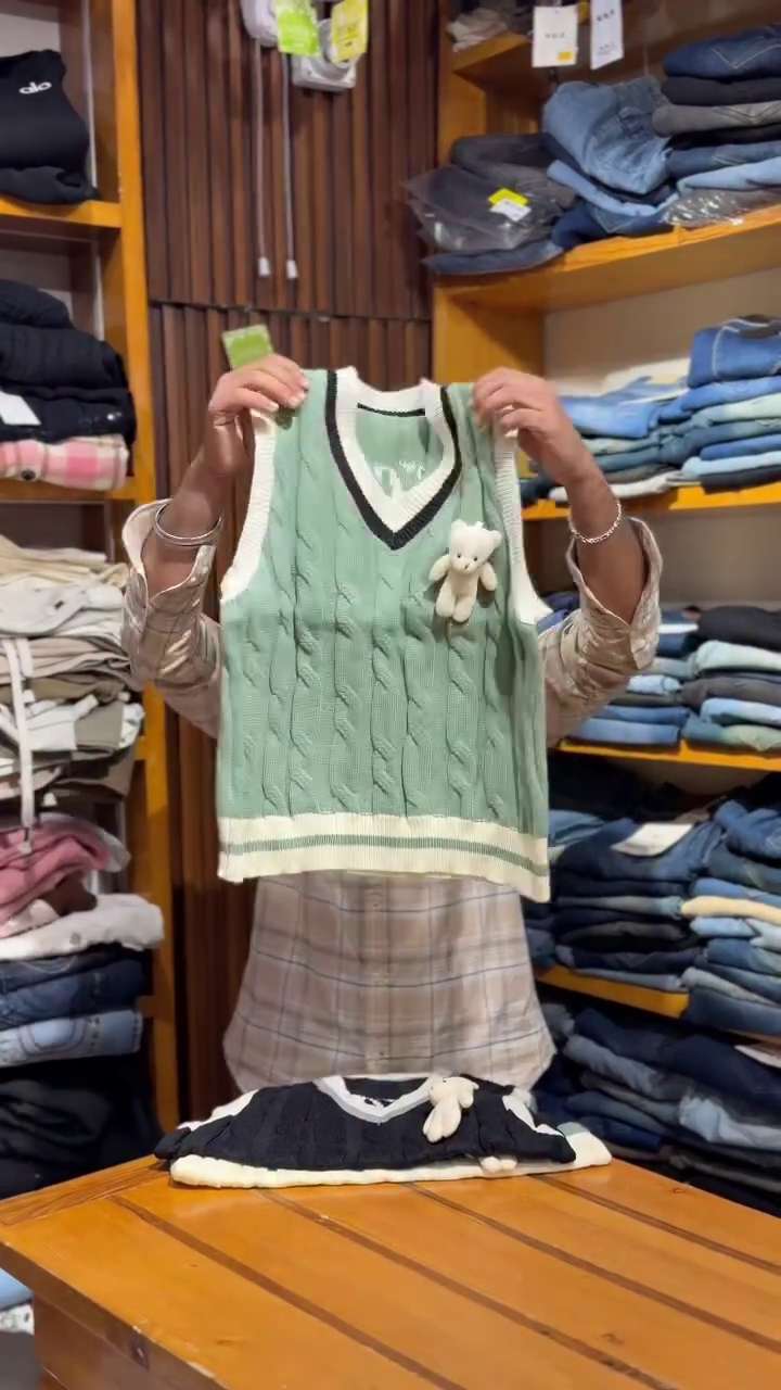 Mint Cable Knit Sleeveless V‑Neck Sweater Vest with Plush Teddy Charm 💚🧸