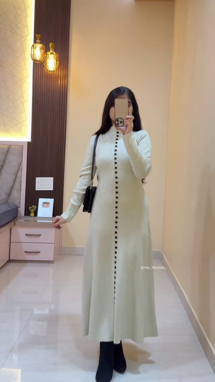 Ivory Echo: Buttoned Grace in Monochrome Harmony” 🤍🖤🌿