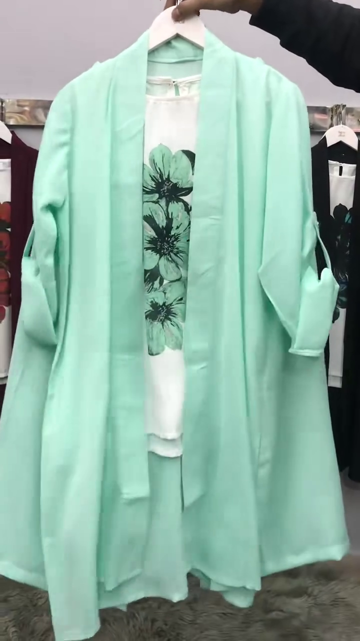 Mint Bloom Harmony: Soft Power in Petals" 🌿🌸🧥