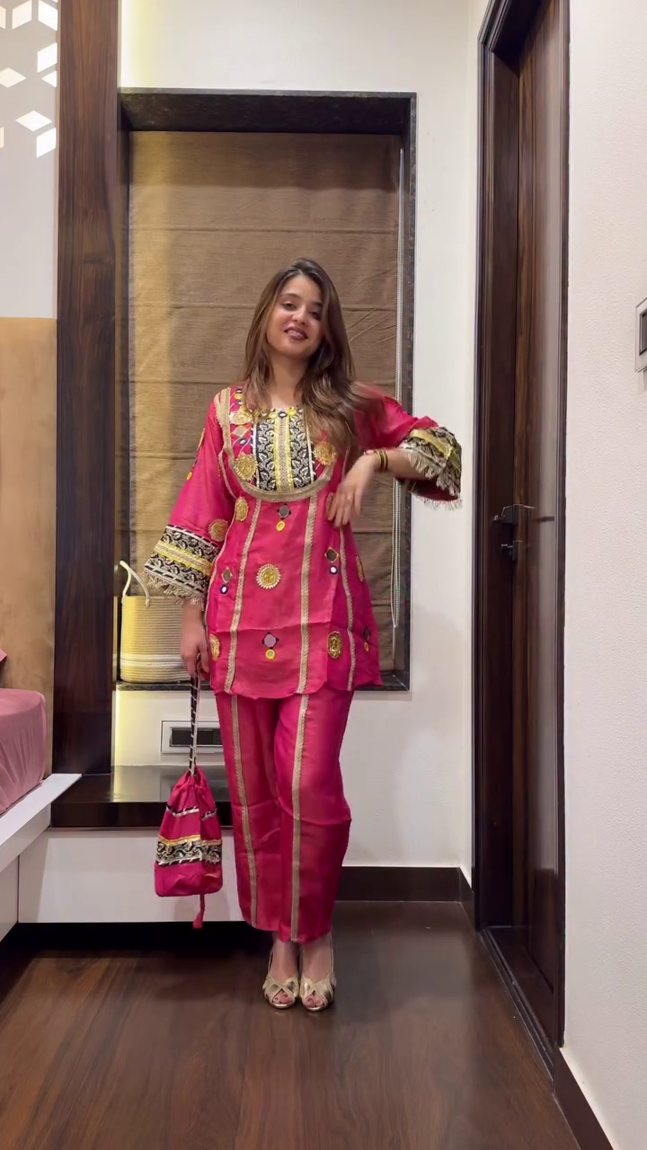 Pink Prism Radiance: Geometry of Grace" 💗🔶🌼