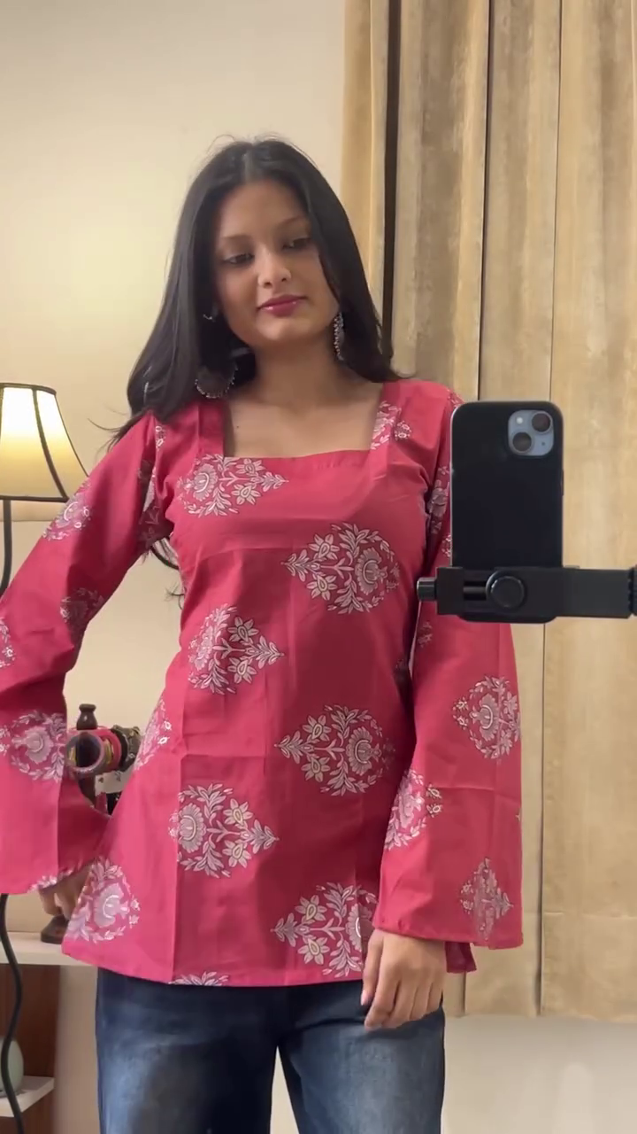 "Scarlet Breeze: Threads of Joy and Craft" ❤️🌺🧵