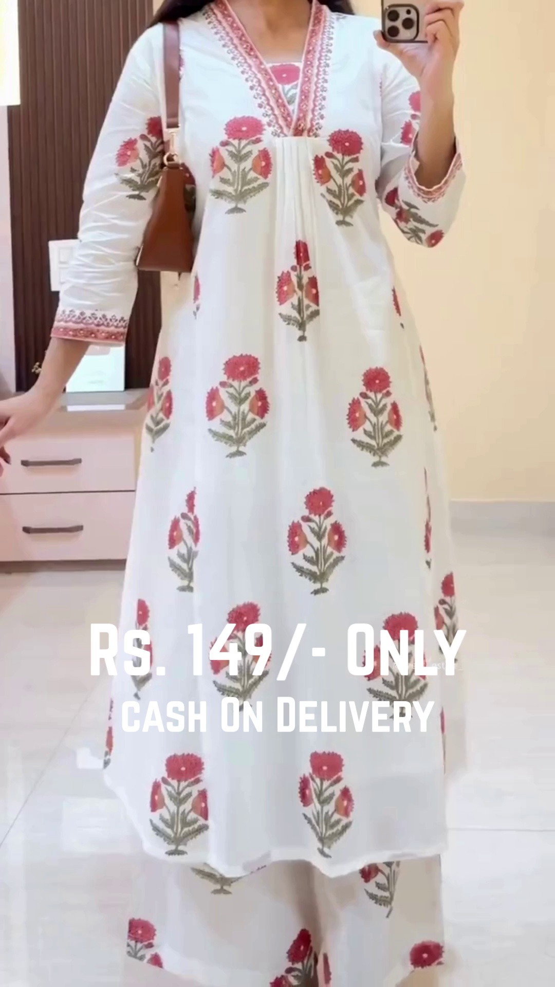 Scarlet Petal Ease: Everyday Elegance with a Twist" ❤️🌺👜