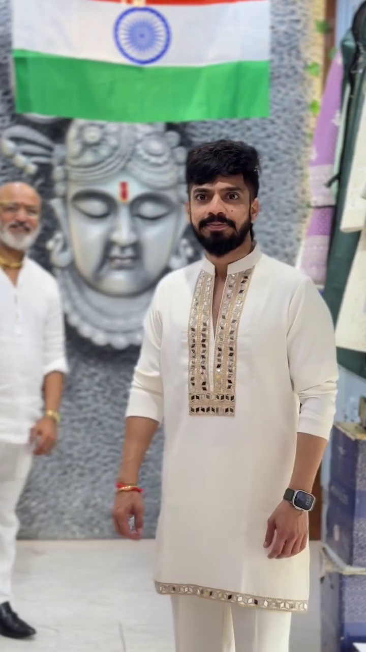 Traditional White Embroidered Kurta with Modern Smartwatch Accent 🌿👕🤍✨🇮🇳