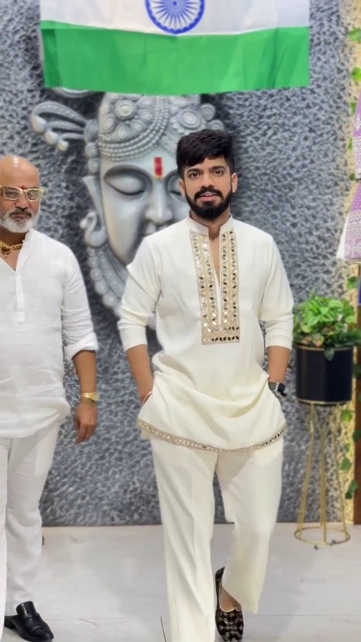 Traditional White Embroidered Kurta with Modern Smartwatch Accent 🌿👕🤍✨🇮🇳