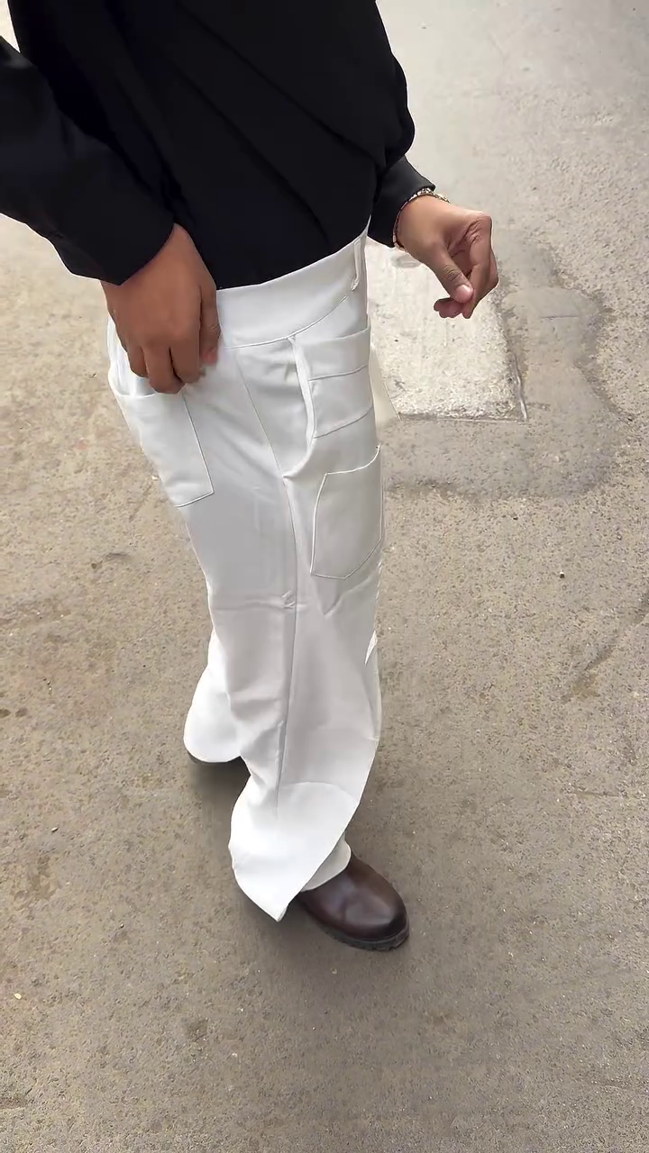 White Wide-Leg Pants Featuring Unique Side Buckle Design 👔👖⚪✨🌟