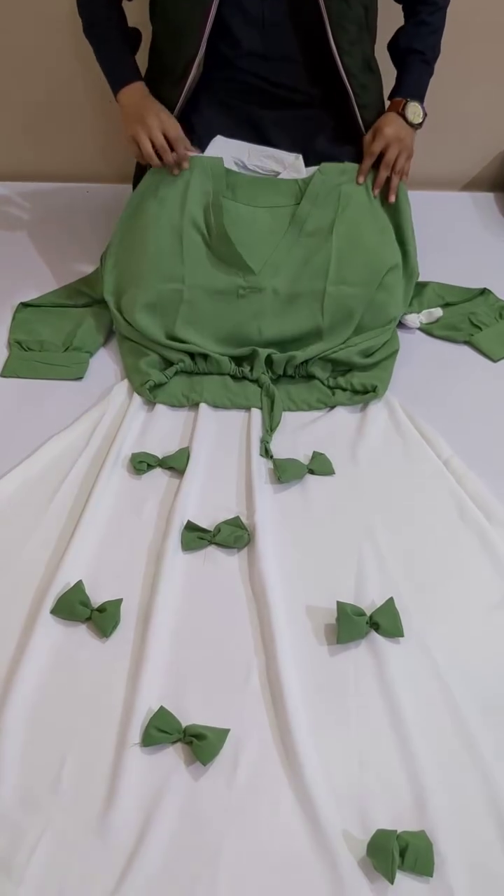 Green Long-Sleeved V-Neck Blouse 👚 with Adjustable Drawstring Waist 🎀 + White Skirt 🤍 Decorated with Multiple Green Bow 🎀 Accents