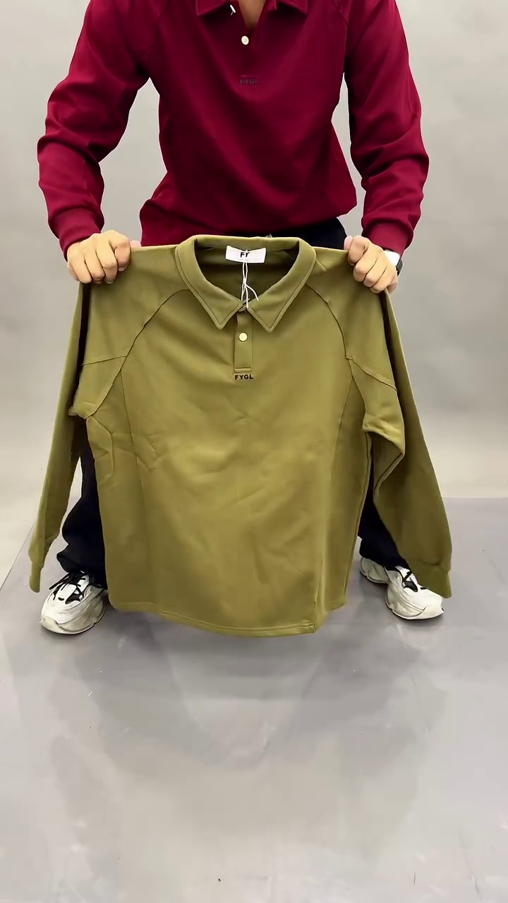 Olive Green Polo Shirt 👕 with Button Placket ✨ Casual Dual-Tone Ensemble