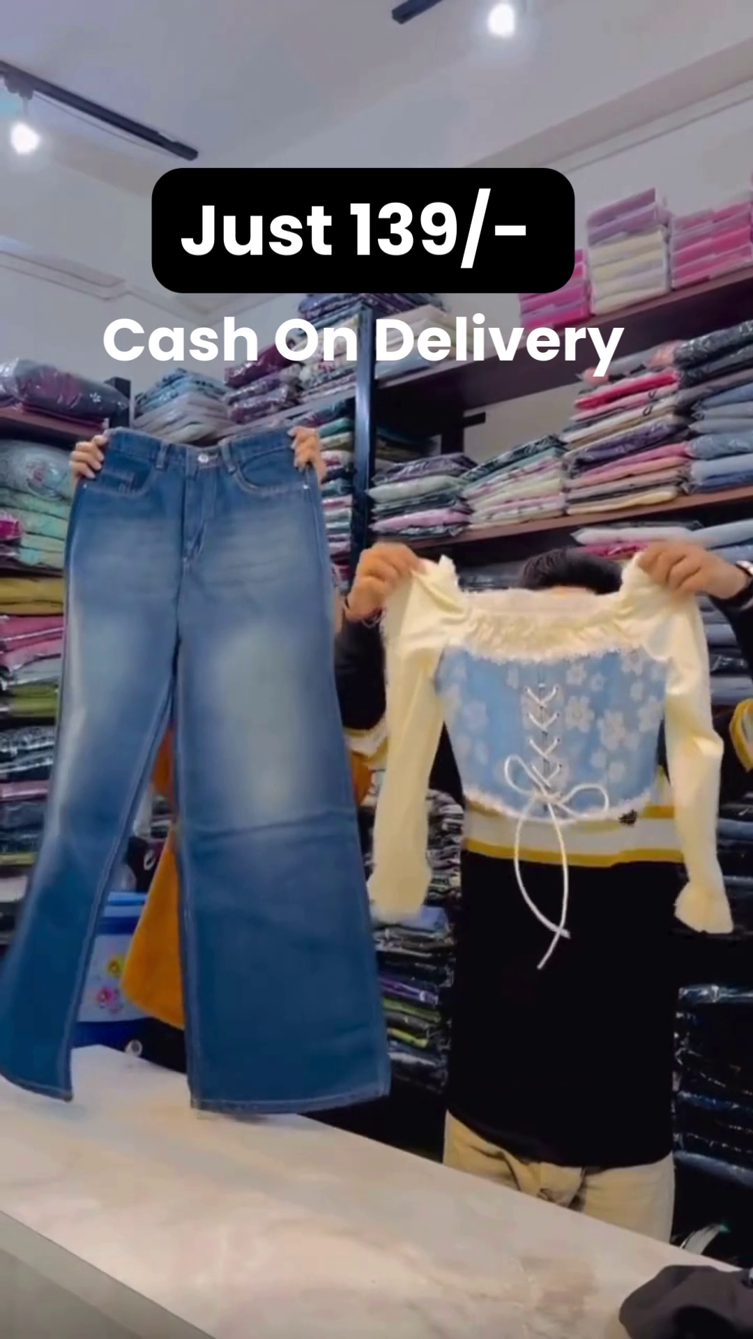 Black Wide-Leg Jeans 👖 + White & Blue Floral Crop Top 👚 with Lace Detailing ✨ Coordinated Casual Ensemble