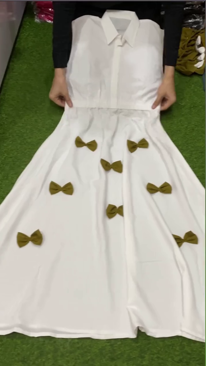 Olive Green Long-Sleeved Dress 👗 with Adjustable Drawstring Waist 🎀 + White Skirt 🤍 Decorated with Multiple Olive Bow 🎀 Accents