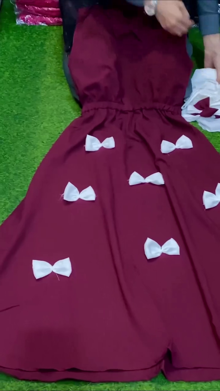 Whimsical Contrast Two-Tone Dress 👗 with White Long-Sleeved V-Neck Top 🤍 + Maroon Skirt 🍷 Decorated with Multiple White Bow 🎀 Accents
