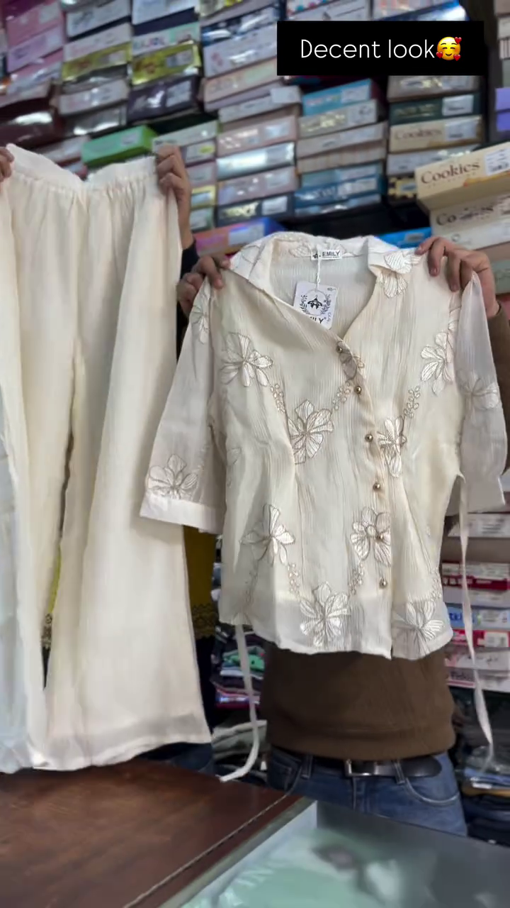 Women’s Soft Pink Floral Embroidered Short Kurti Top with Matching Elastic Waist Flared Palazzo 👚🌷✨