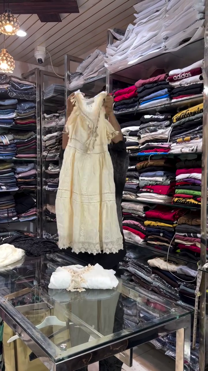 Elegant Embroidered Detailing Feminine Summer Outfit