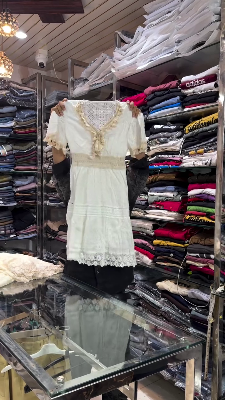 Elegant Embroidered Detailing Feminine Summer Outfit