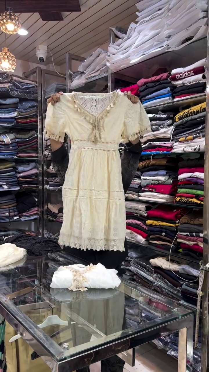 Elegant Embroidered Detailing Feminine Summer Outfit