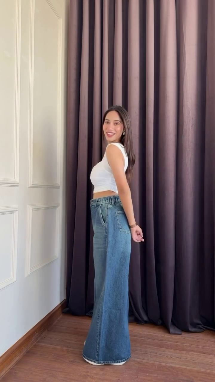 Light Blue Wide Leg Denim Jeans Casual Street Style Outfit