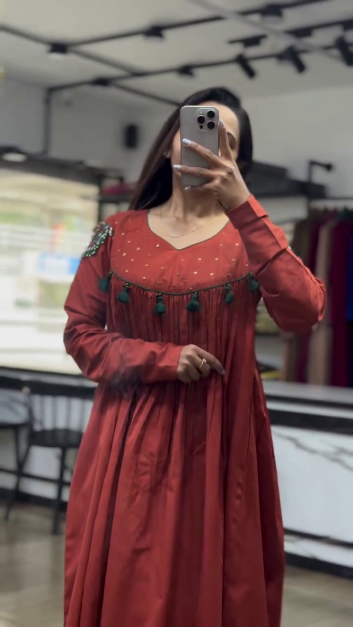 ❤️ Rustic Red Tassel Embellished Anarkali Dress – Effortless Ethnic Grace ✨🌿