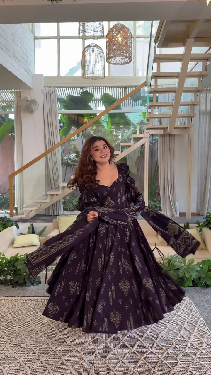 🖤 Midnight Charm Printed Anarkali Dress with Dupatta – Elegant Twirl-Worthy Beauty ✨🌙