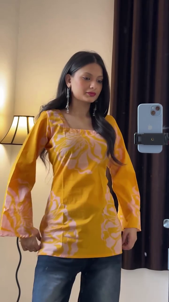 🤎 Elegant Vintage Floral Bell Sleeve Tunic Top – Chic Everyday Glam ✨🌸
