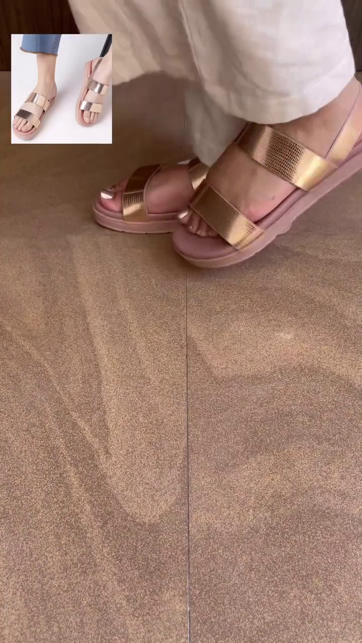 Emerald Luxe Crystal Buckle Chunky Platform Slide Sandals for Women 💚✨👡